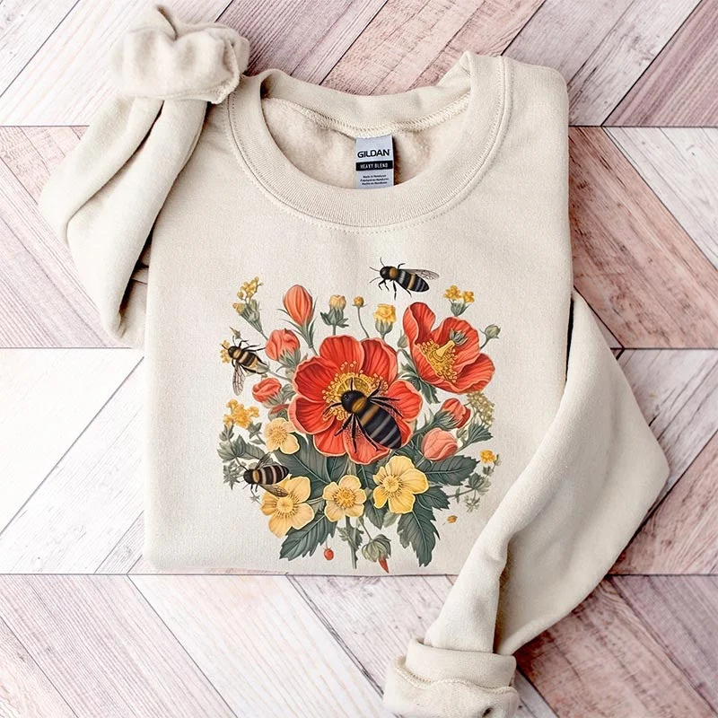 Soft fleece sweatshirts black -Cute Bee Botanical Sweatshirt