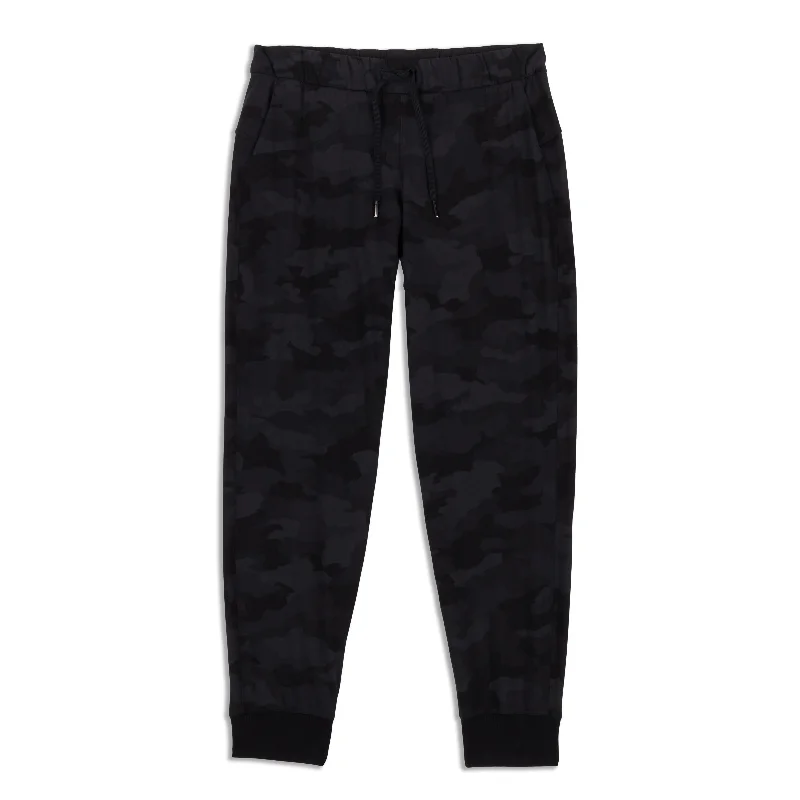 traveler pants wander -On The Fly Jogger - Resale