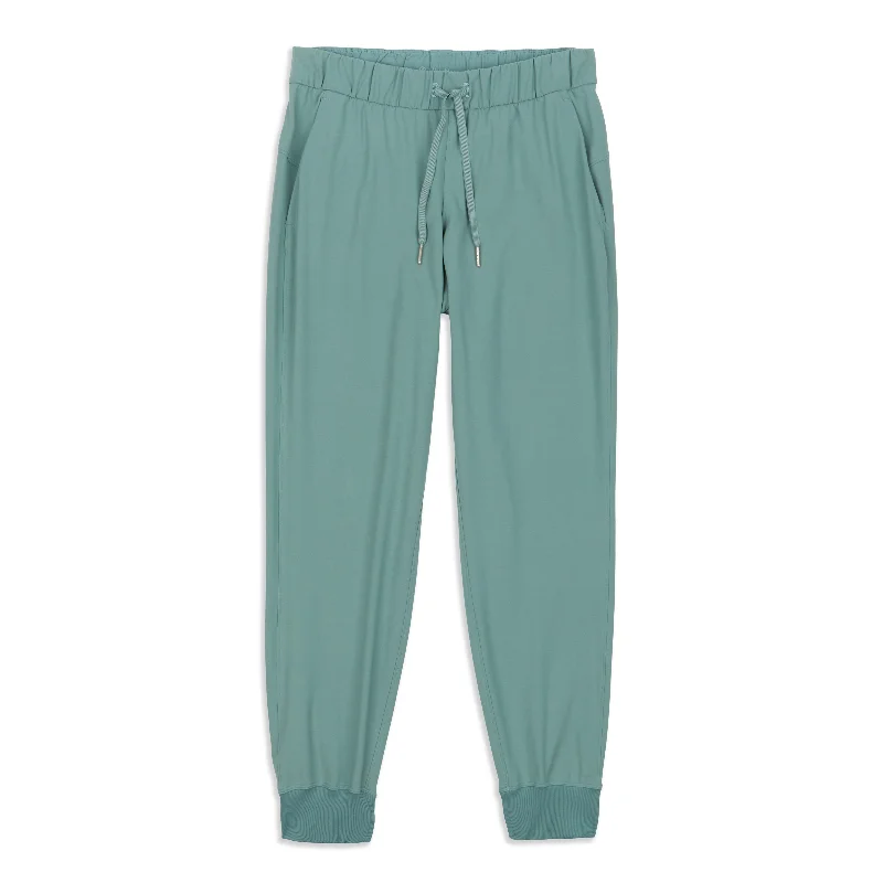 gingham pants classic -On The Fly Jogger - Resale